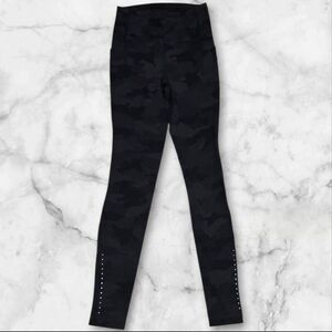 Lululemon Size 2 Camo Speed Leggings With Pockets